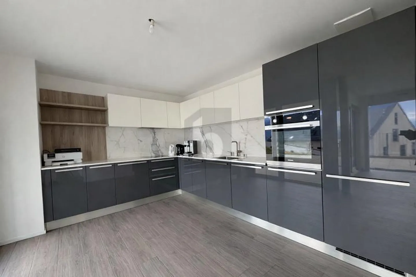 Proprietà individuale e contemporanea con vista mozzafiato! - Foto 4 di 6