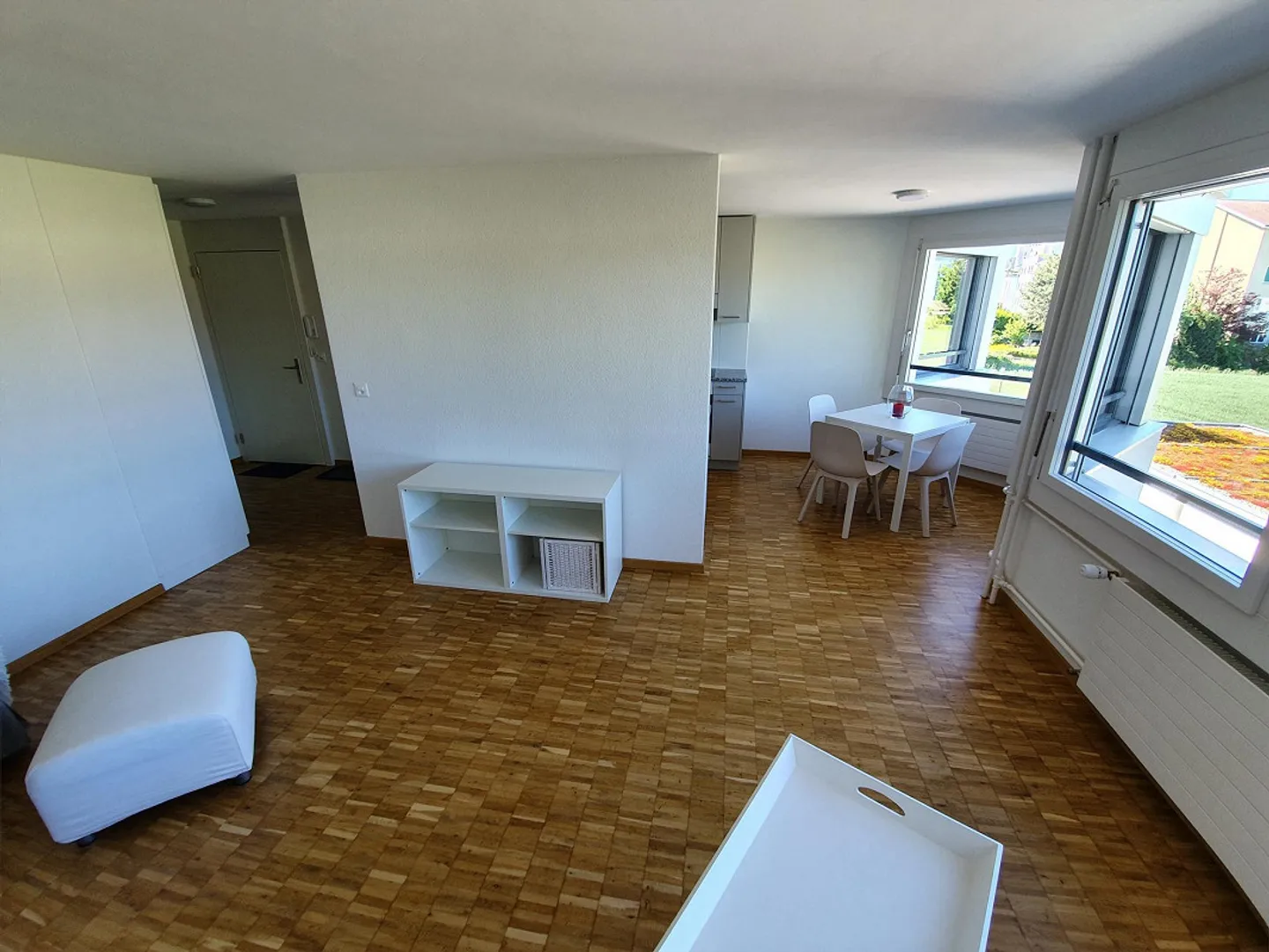 Renovated, bright and quiet 2.5 room apartment with 2 balconies - Photo 5 of 17