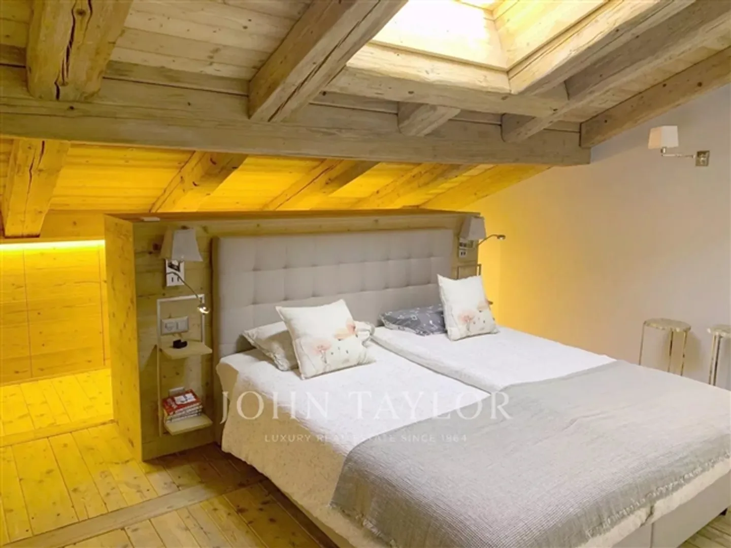 Spacious and bright penthouse with 5.5 rooms and mountain view - Photo 5 of 9