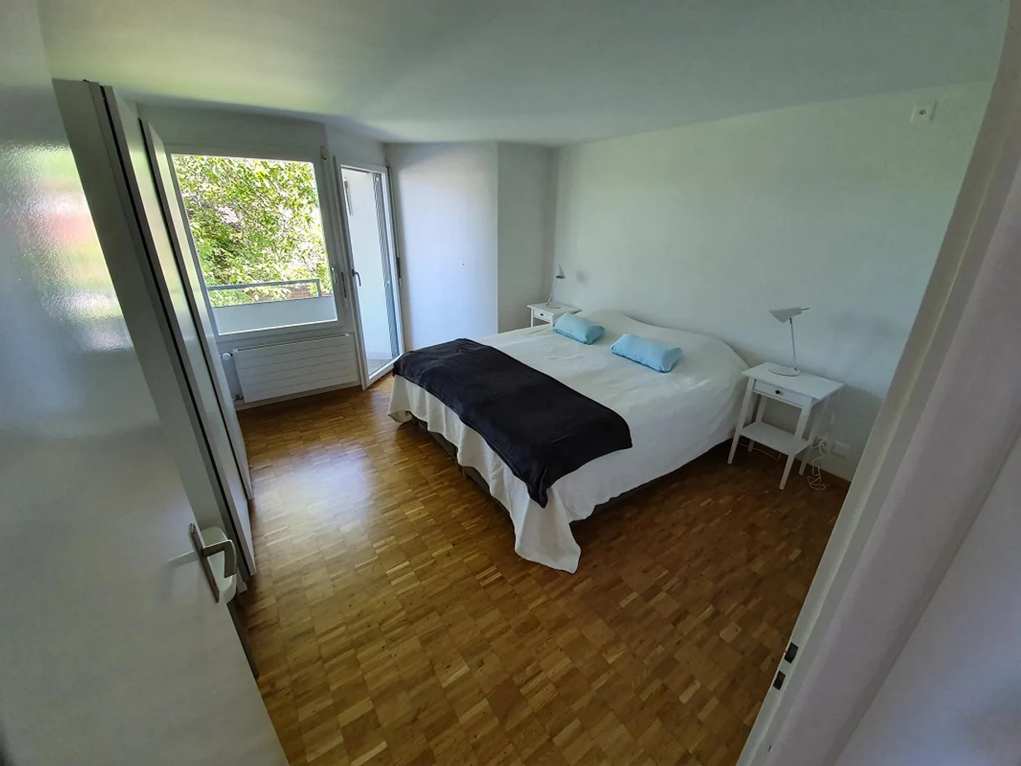 Renovated, bright and quiet 2.5 room apartment with 2 balconies - Photo 6 of 17