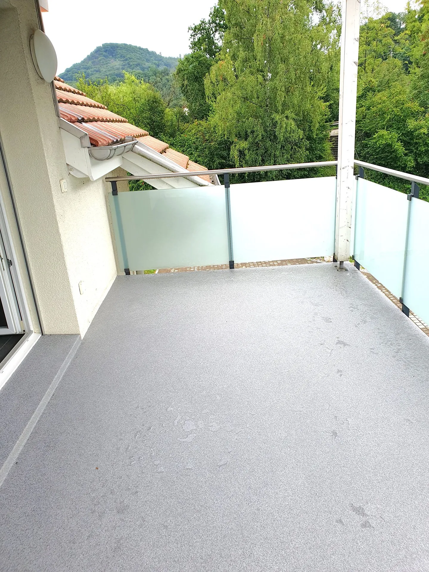 Moderno appartamento di 3,5 stanze con balcone a Mumpf - Foto 13 di 13