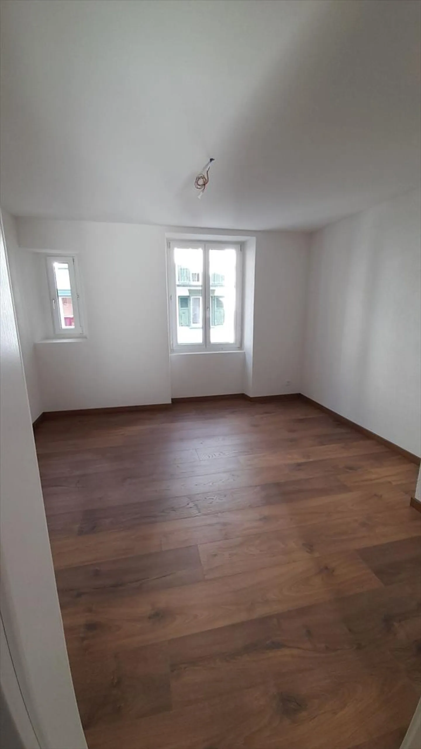 St-Imier, beautiful 3.5-room apartment on the ground floor with access to the garden - Photo 4 of 4
