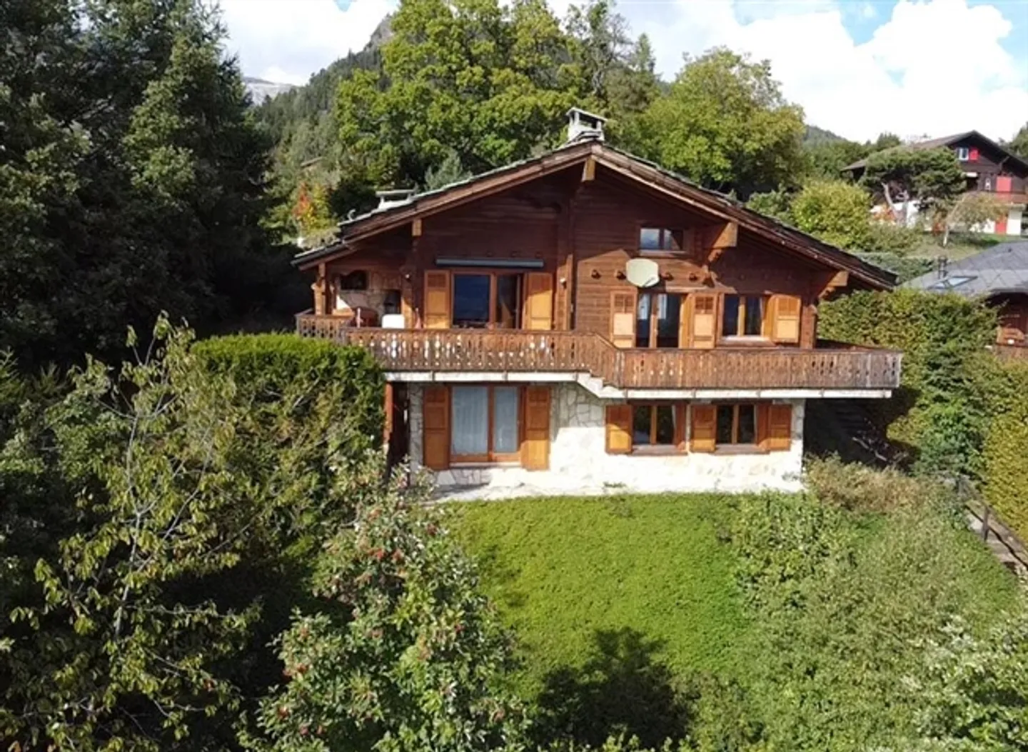 Chalet for sale - Photo 1 of 13