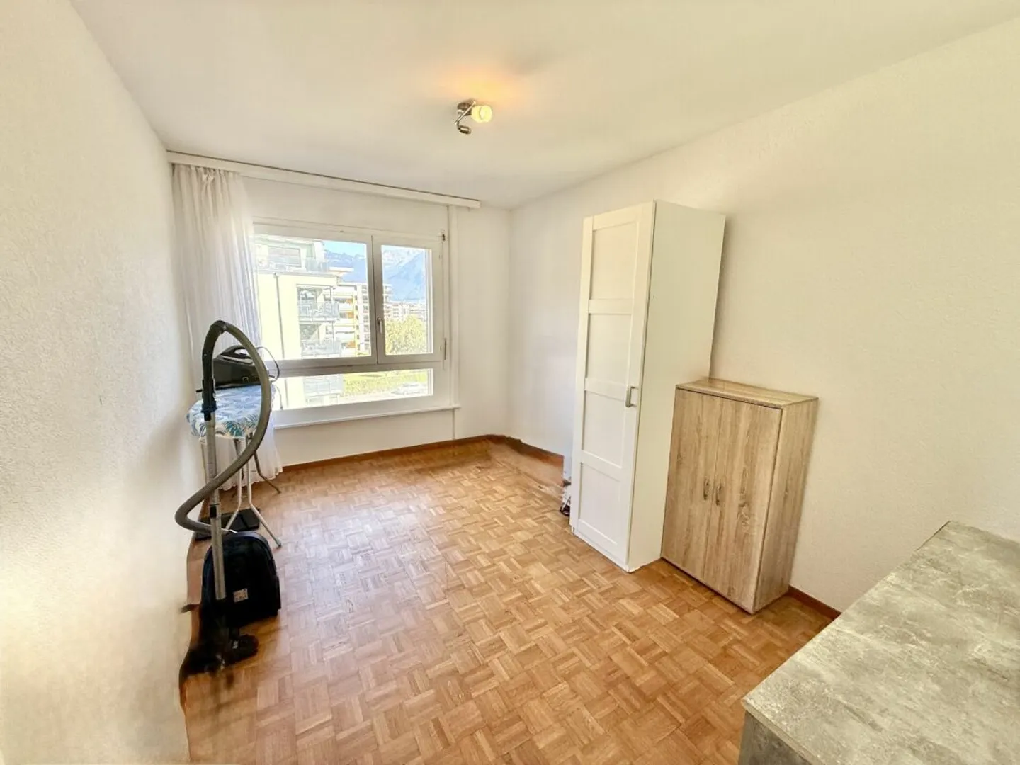 Bright Apartment in Monthey - Photo 14 of 18