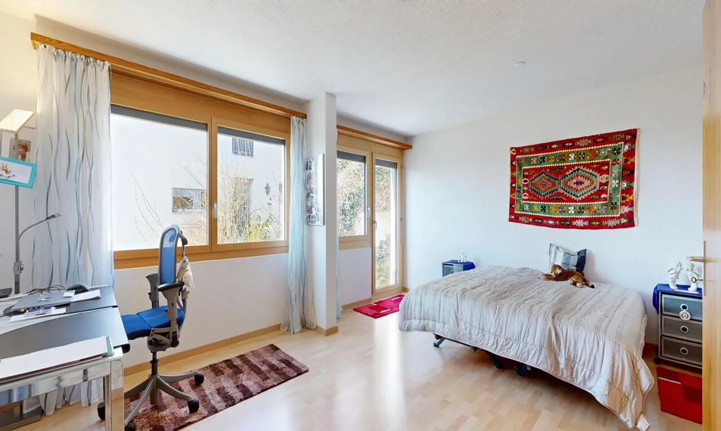 Charming 6-Room Single-Family House with Pool, Sauna, and Scenic Views - Photo 9 of 11