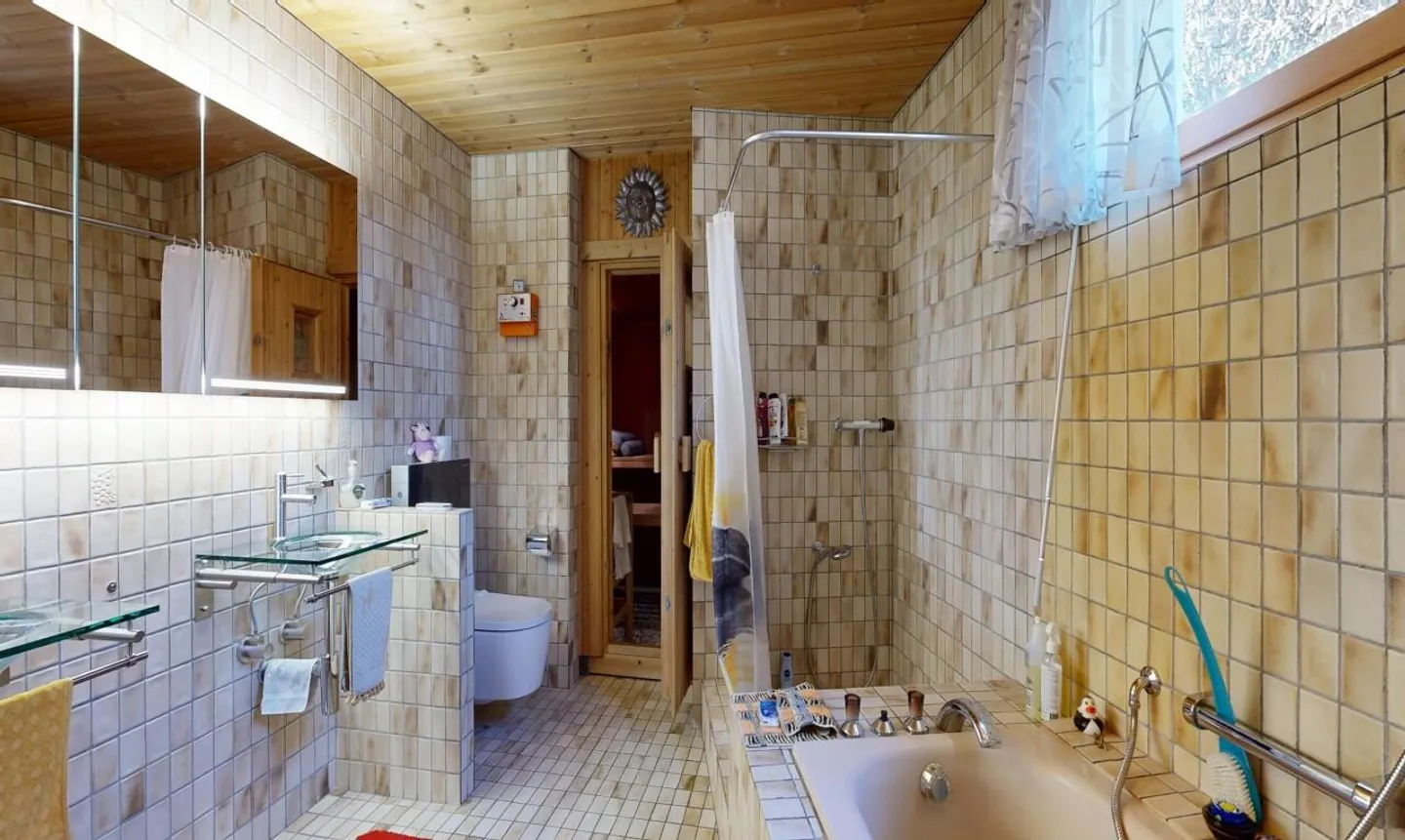 Charming 6-Room Single-Family House with Pool, Sauna, and Scenic Views - Photo 10 of 11