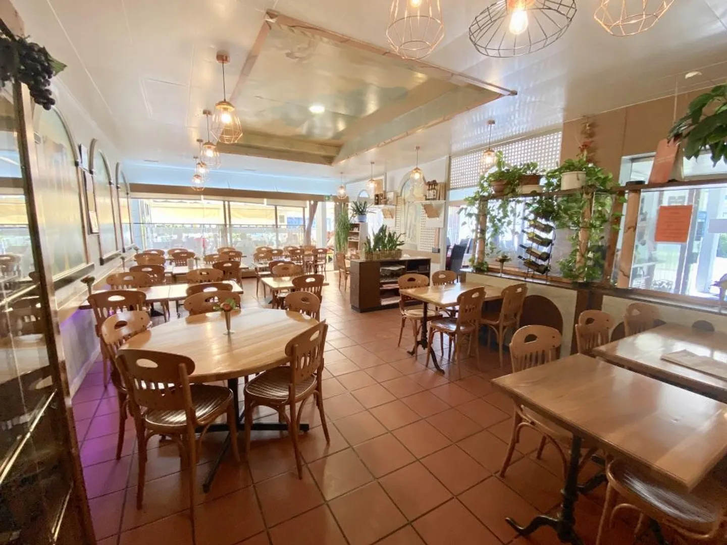 Restaurant - Photo 4 of 13