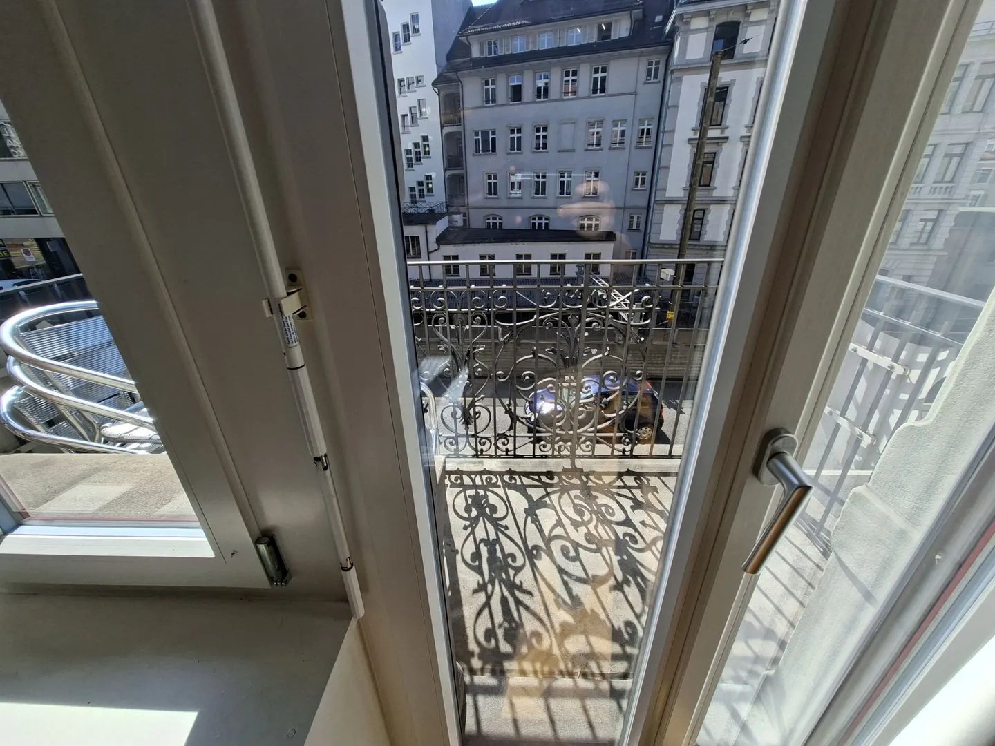 möbliertes, helles WG-Zimmer mit Balkon - zentral, modern und alles inklusive, 1.OG Zimmer Nr. 1 - Foto 3 von 7