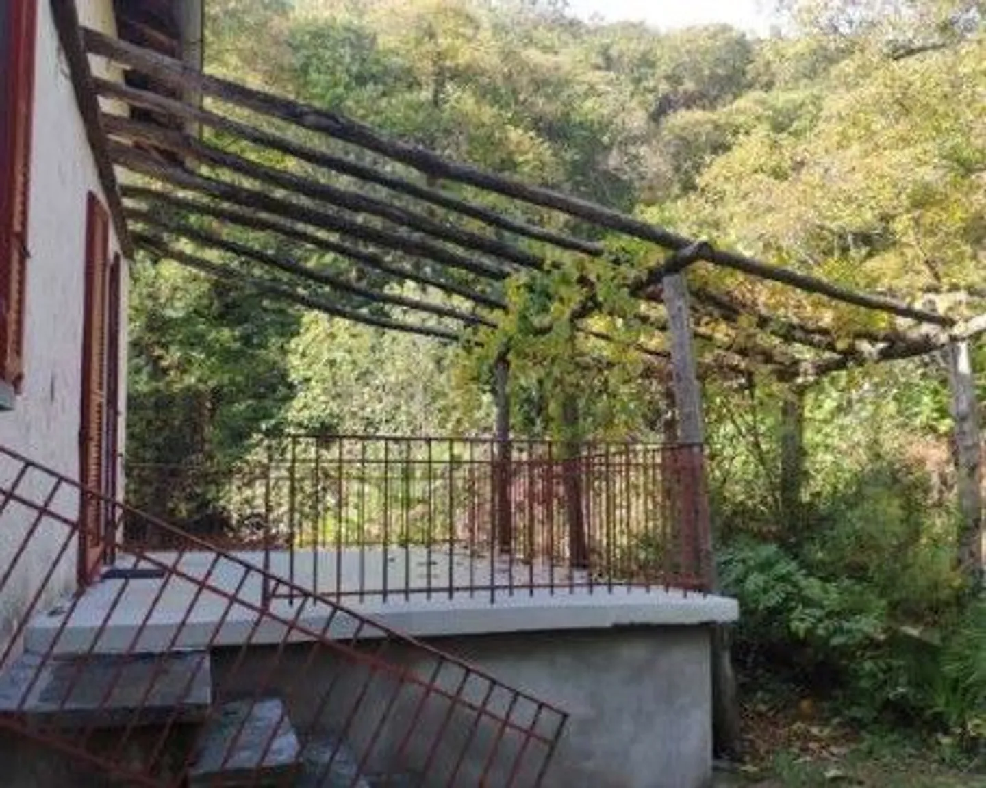 Propriété aux enchères avec terrain - Photo 4 sur 13