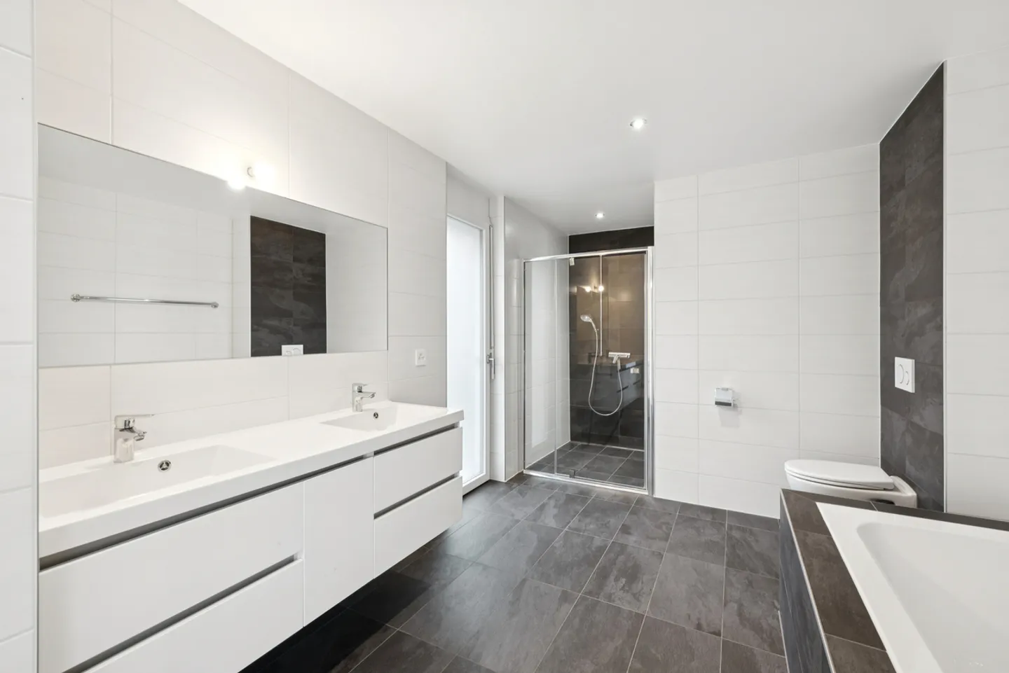 Coup de cœur: contemporary house with panoramic view - Photo 11 of 13