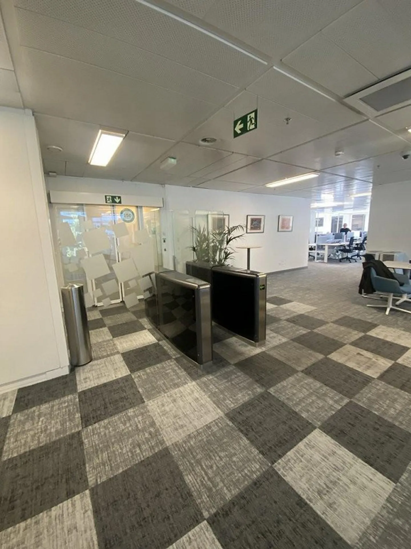 Spazio Uffici 2° Piano - 1'105m2 - Foto 3 di 5