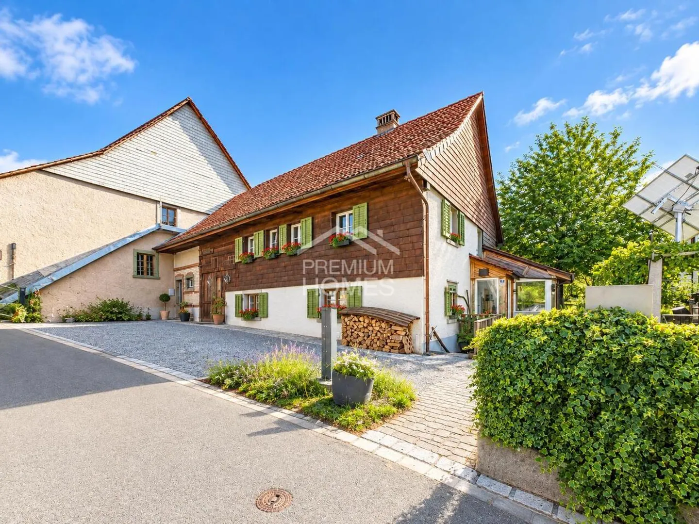 Une maison pour aujourd'hui et avec un potentiel pour demain - Photo 1 sur 10
