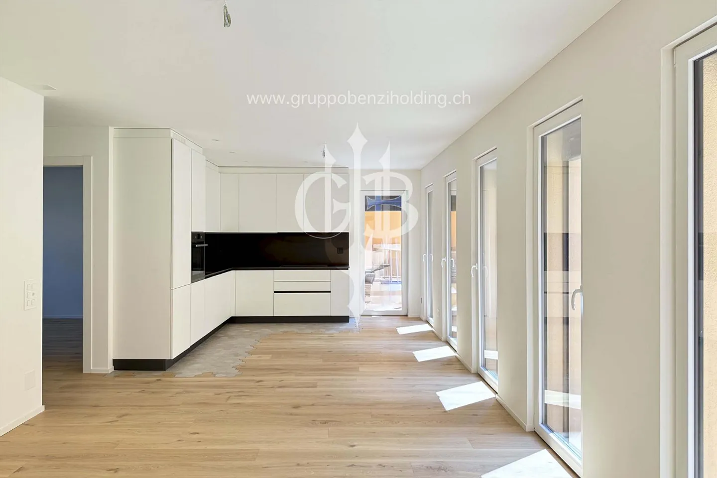 DIRECTLY FROM THE PROMOTER - Giubiasco - Piazza Grande - Photo 1 of 19