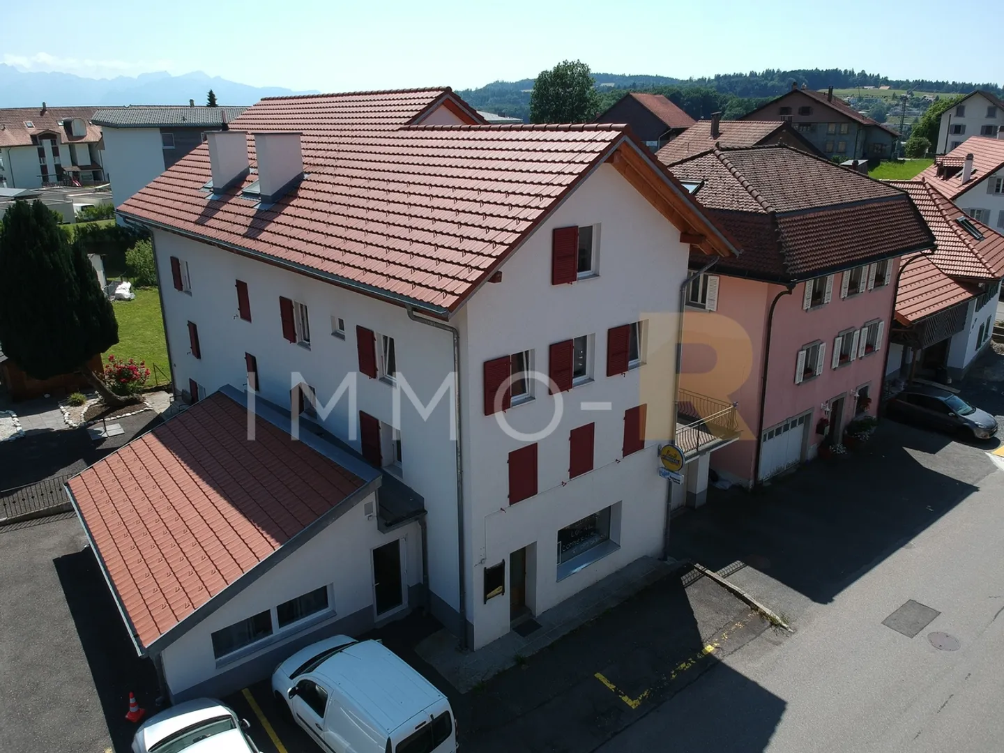 Fruence come investimento finanziario immobiliare 4 appartamenti per vacanze + 1 stanza - Foto 1 di 2