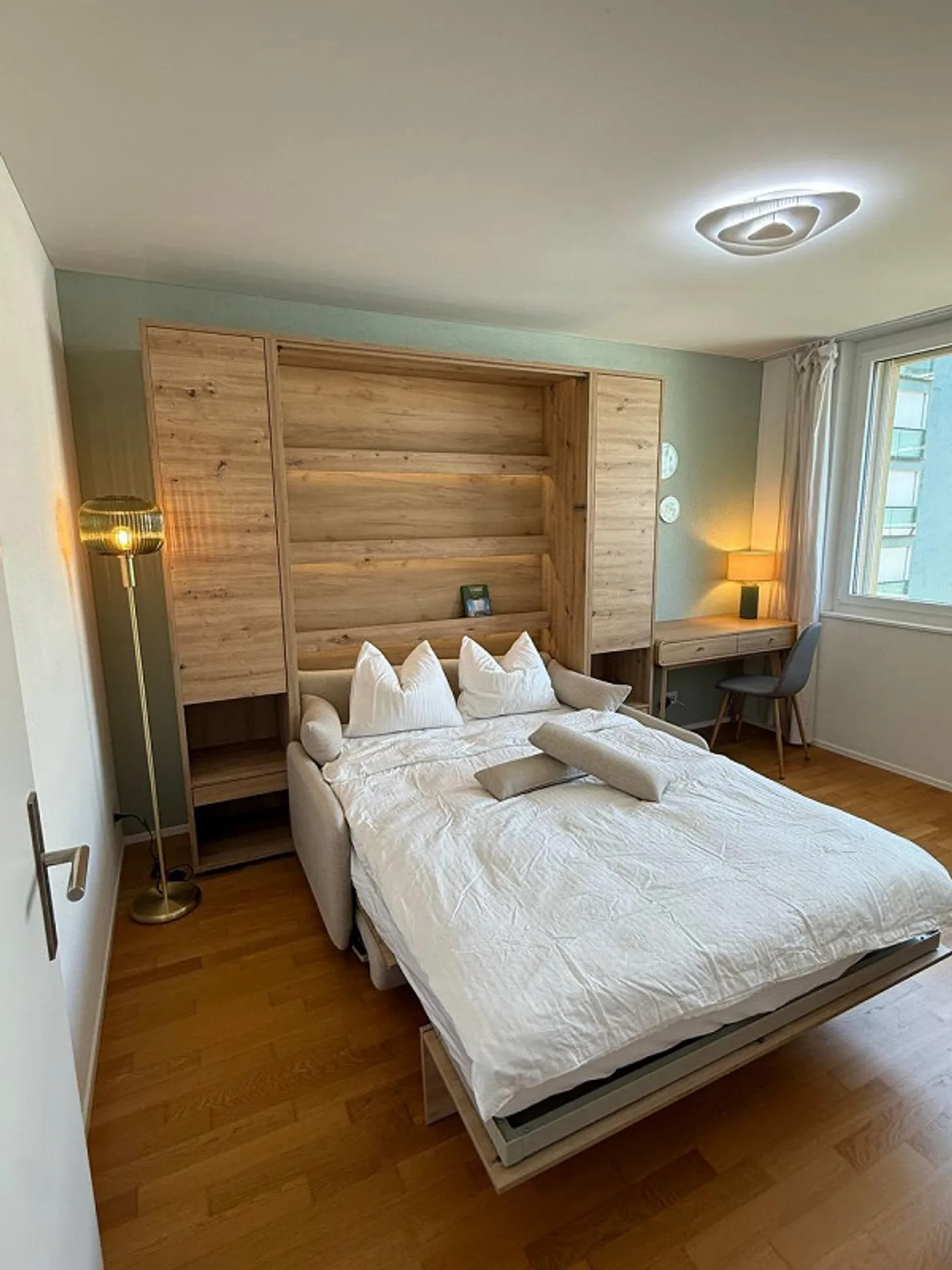Designer Apartment on Lake Lucerne – Peace, Beach & City Proximity Combined - Photo 11 of 15