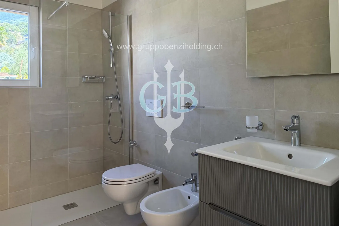 DIRECTLY FROM THE PROMOTER - Giubiasco - Piazza Grande - Photo 6 of 19