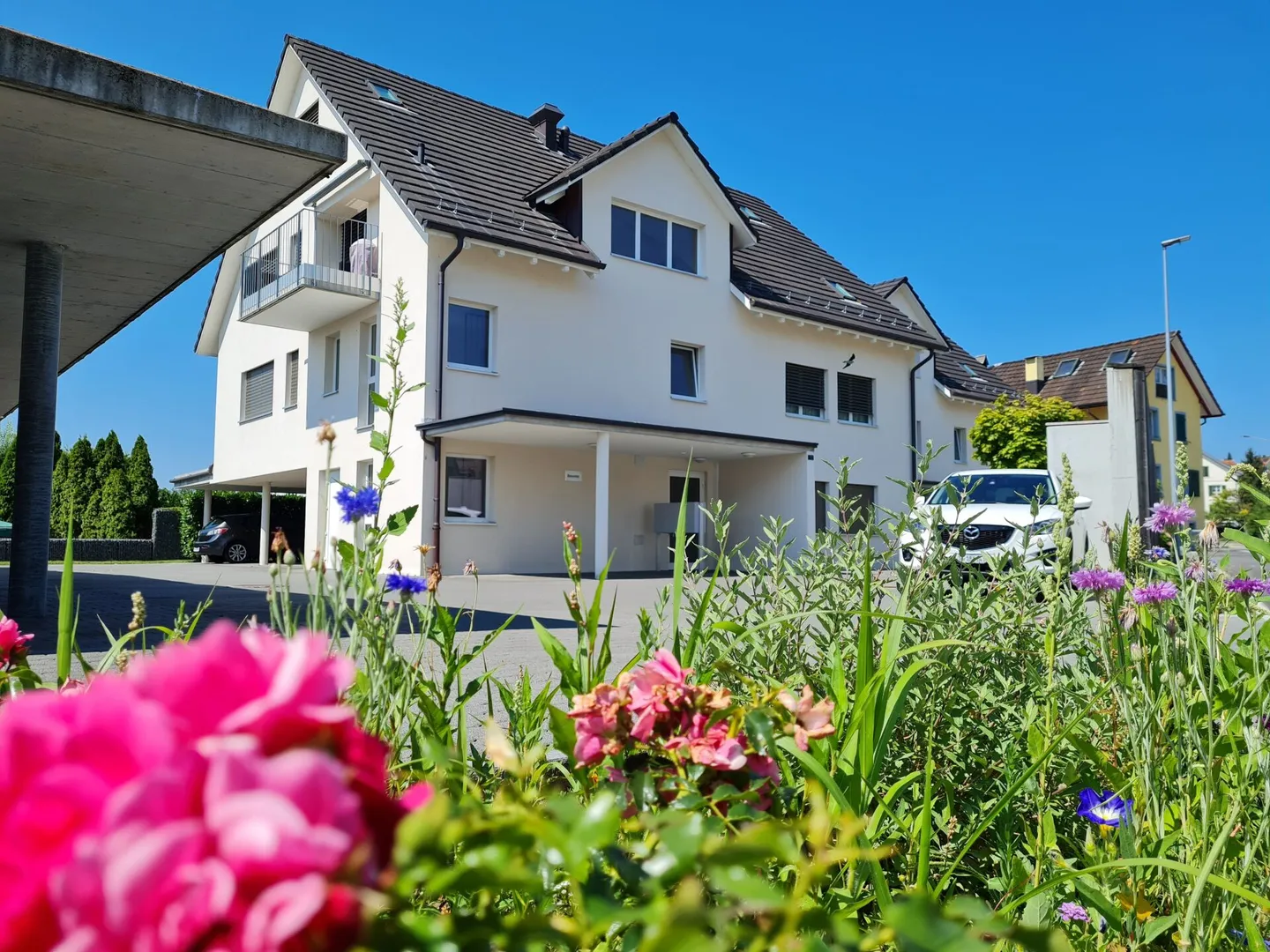 Charming apartment with seating area - Photo 1 of 8