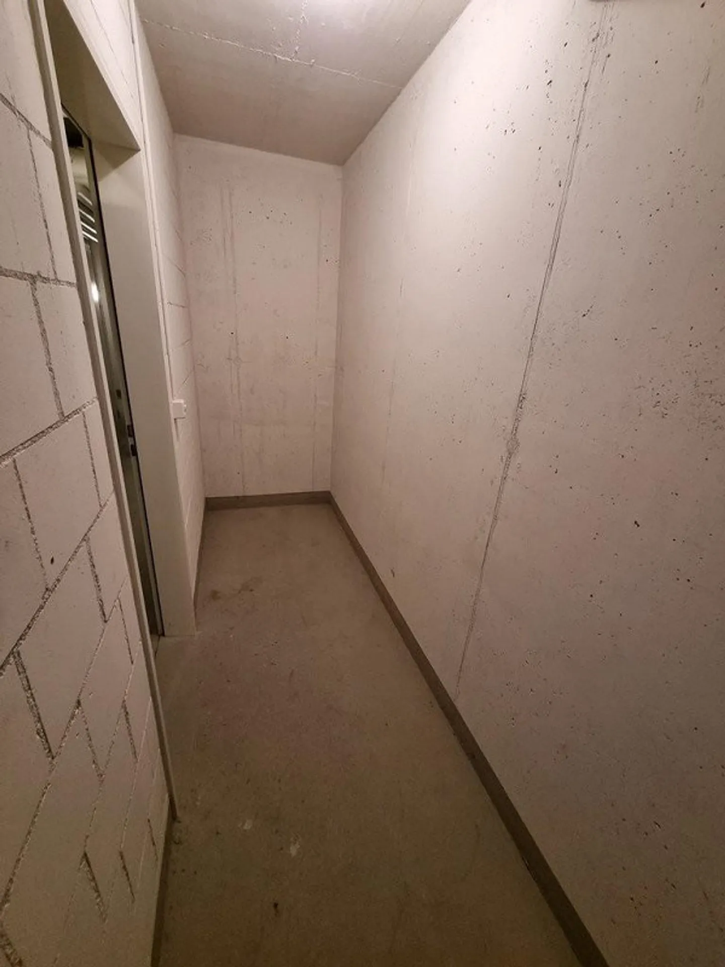 Craft rooms for rent - Photo 2 of 2