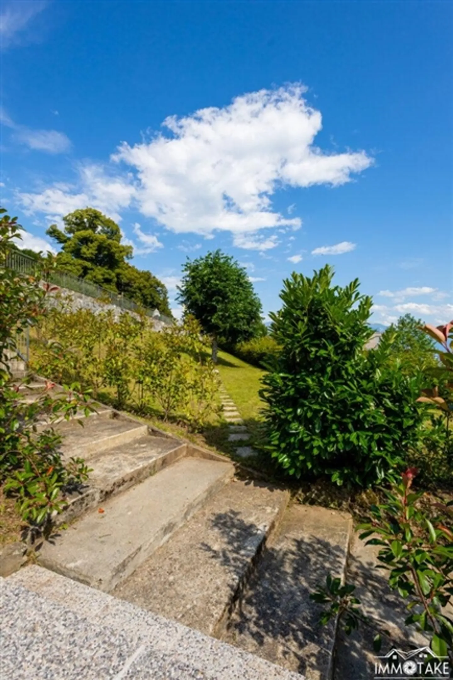 Luxury Chalet with Panoramic View in Chardonne - Photo 17 of 18
