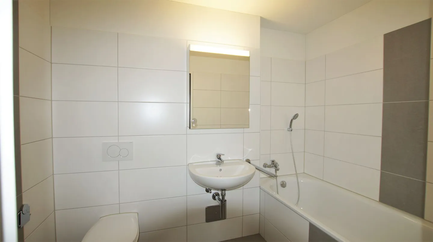 Charming apartment with seating area - Photo 8 of 8