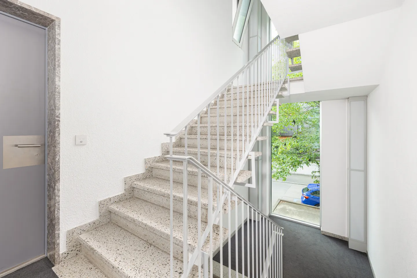 Vollvermietetes Mehrfamilienhaus mit langfristigem Anlagepotenzial - Photo 5 of 13