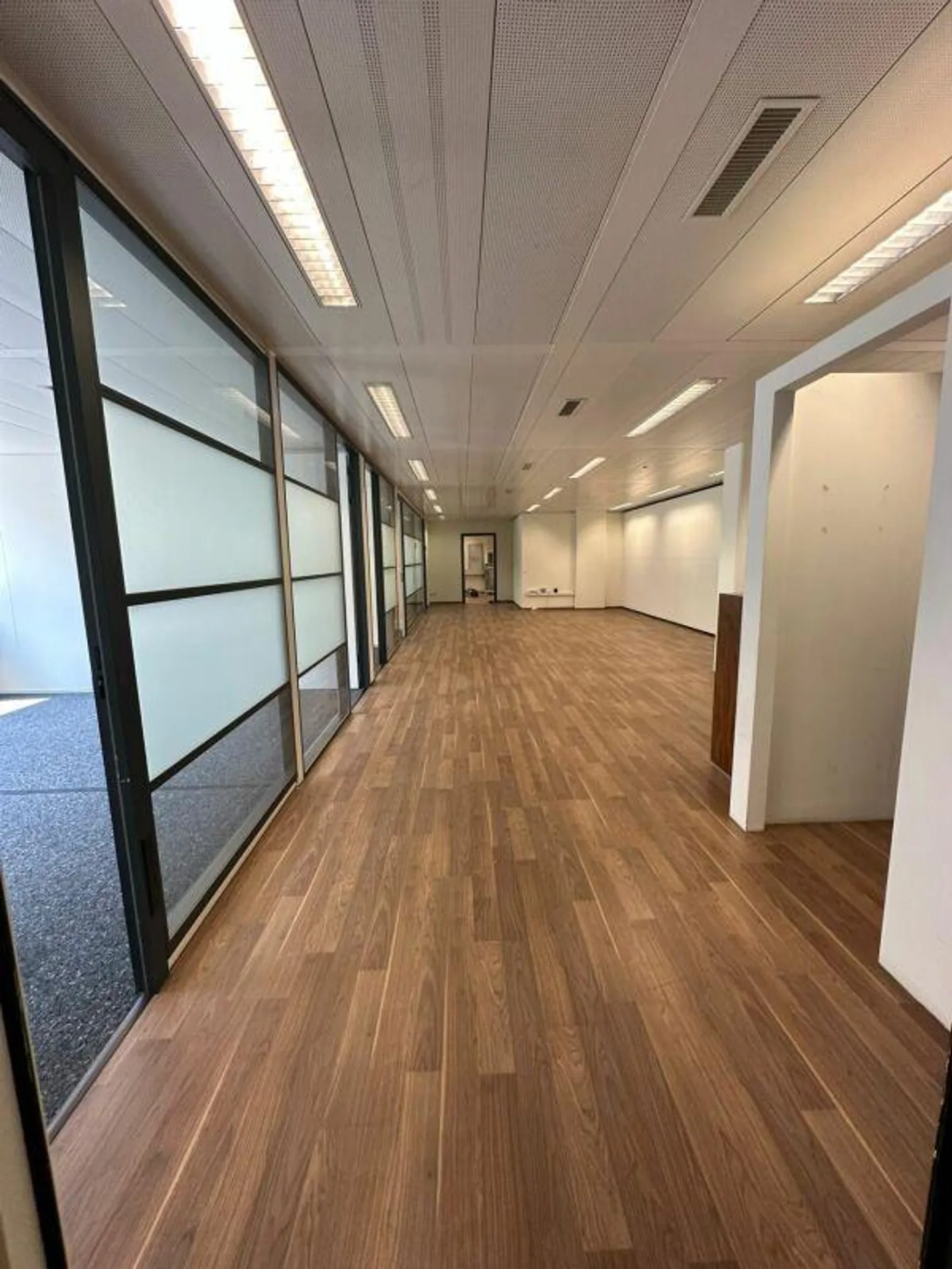 Ufficio/Spazi Commerciali in una Posizione Ben Collegata - Foto 1 di 9