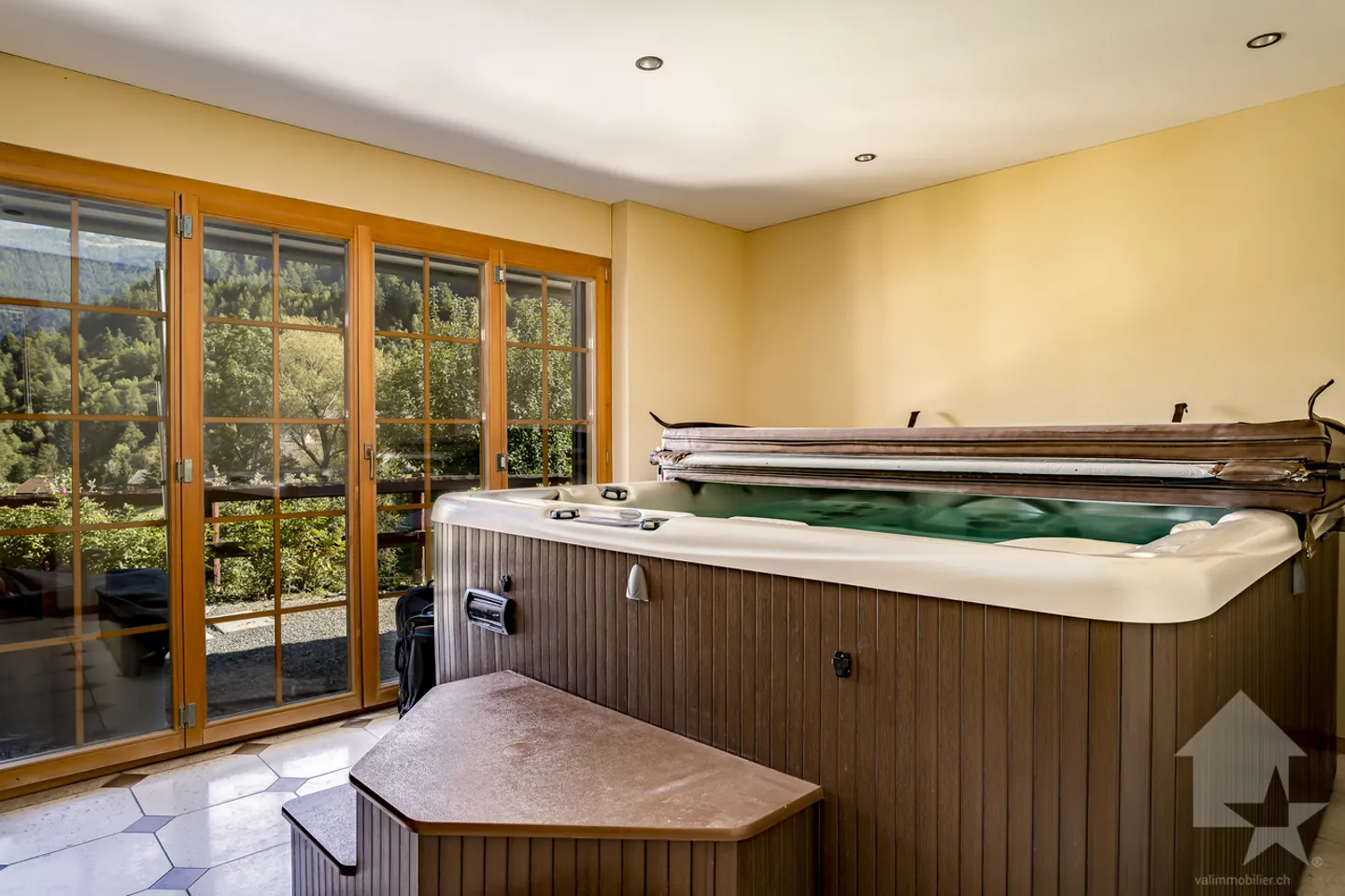 Magnificent B&B with 6 double rooms, 280 m2, jacuzzi, view and sun - Photo 7 of 40