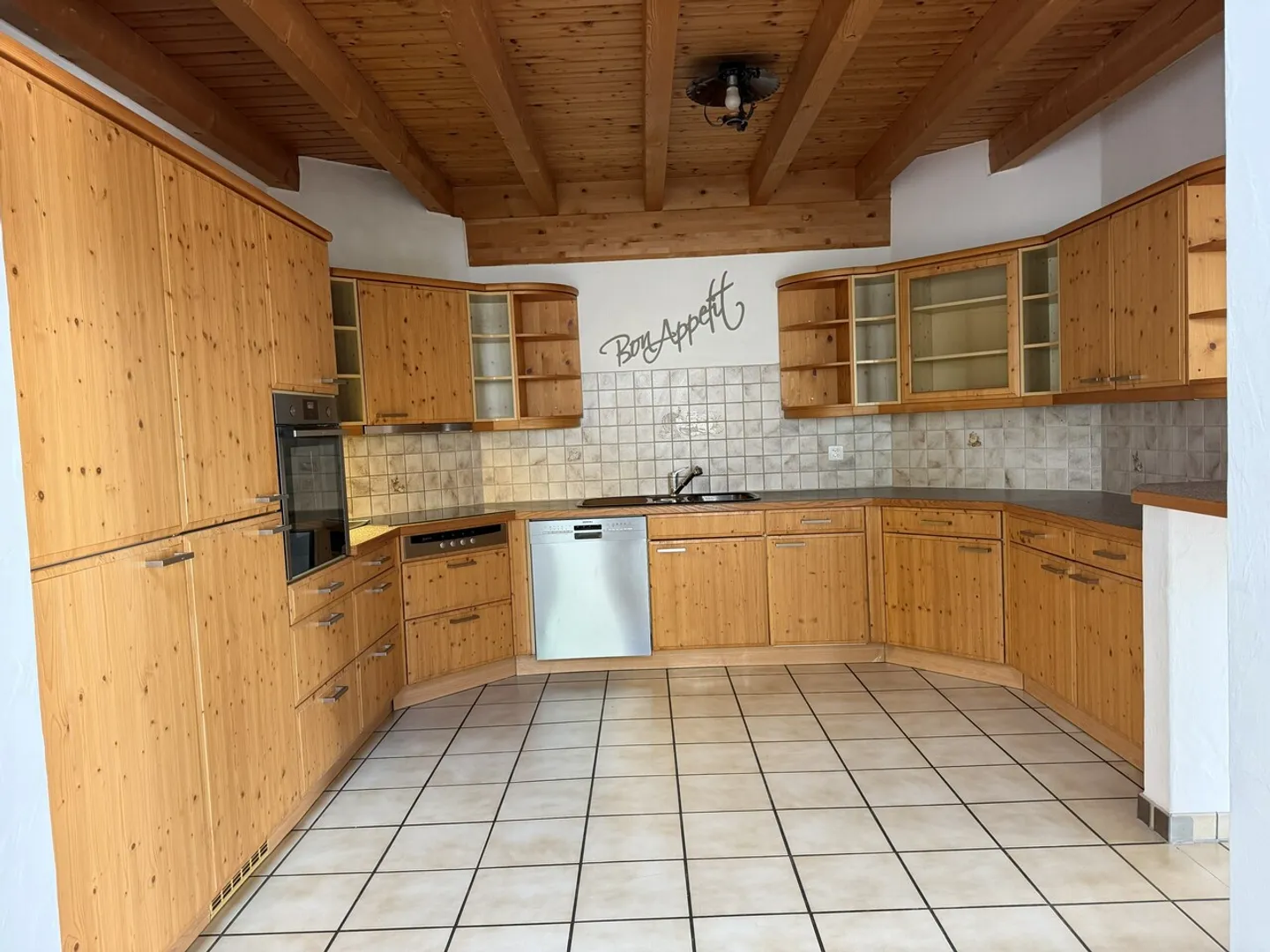 Geräumige Wohnung mit Terrasse - Foto 3 von 12