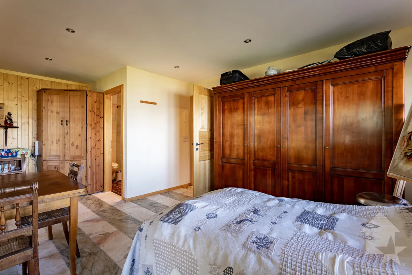 Magnificent B&B with 6 double rooms, 280 m2, jacuzzi, view and sun - Photo 26 of 40