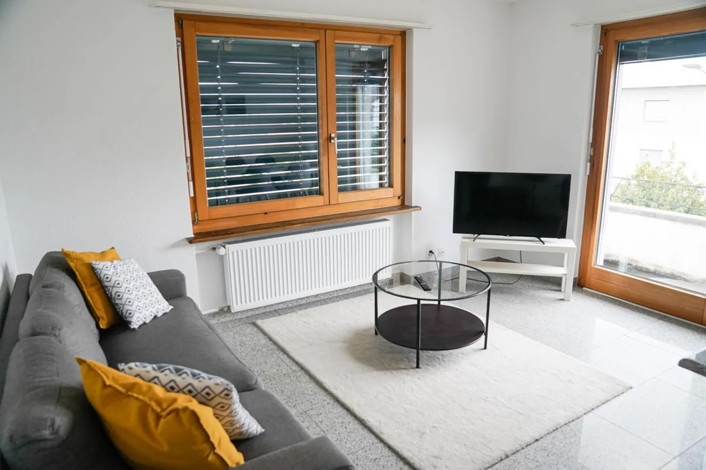 Möblierte 3 Zimmer Wohnung / Furnished 3 Room Apartment  - 2nd floor - Foto 2 von 13