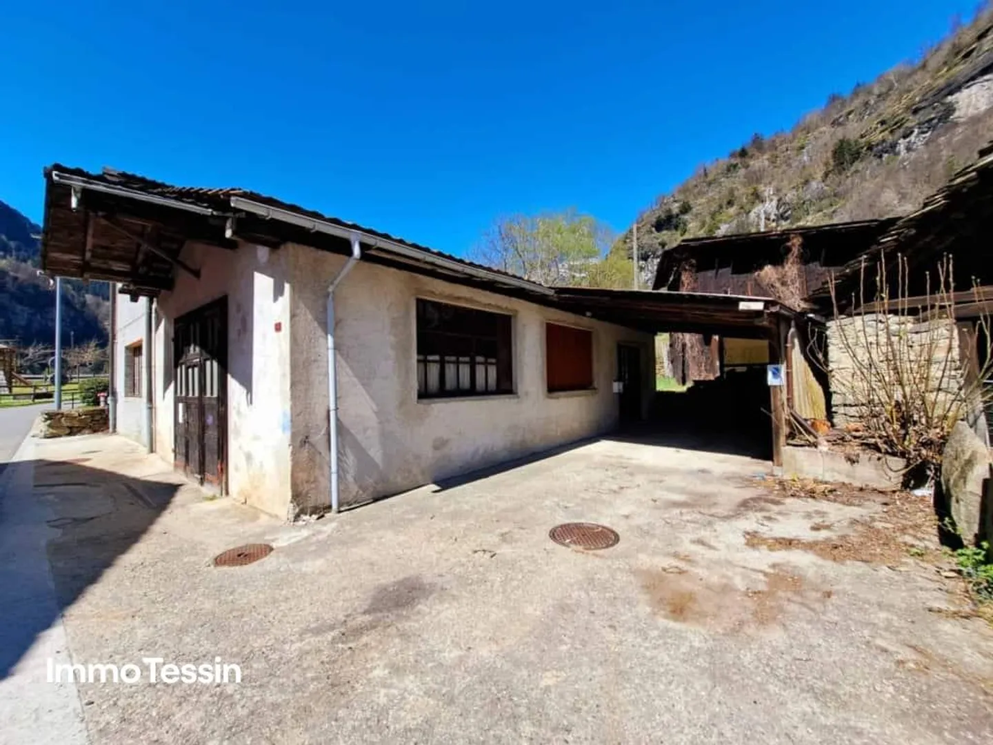 A raw diamond with waterfall view, limitless potential & wonder... - Photo 4 of 13