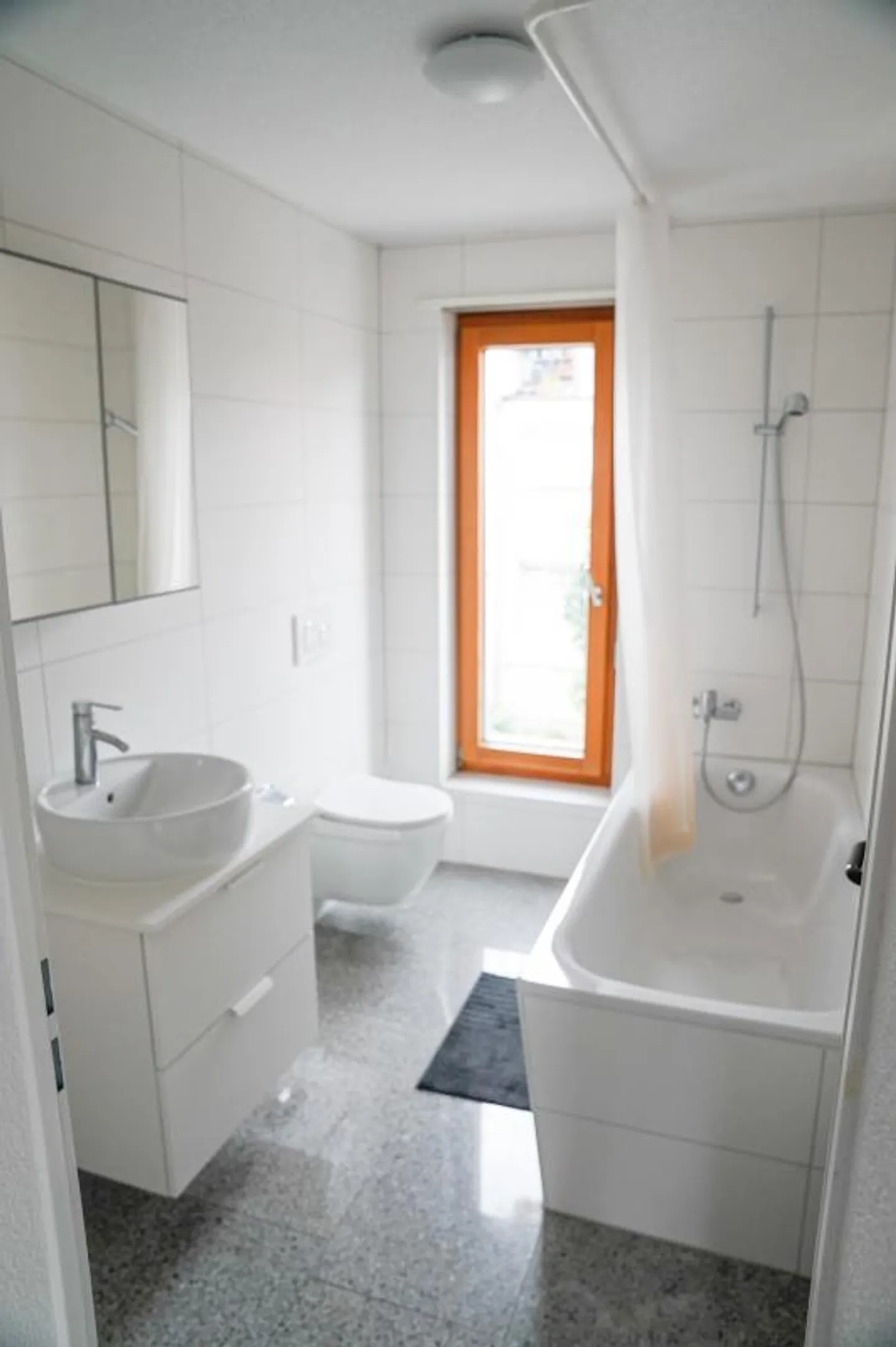 Möblierte 3 Zimmer Wohnung / Furnished 3 Room Apartment  - 2nd floor - Foto 6 von 13