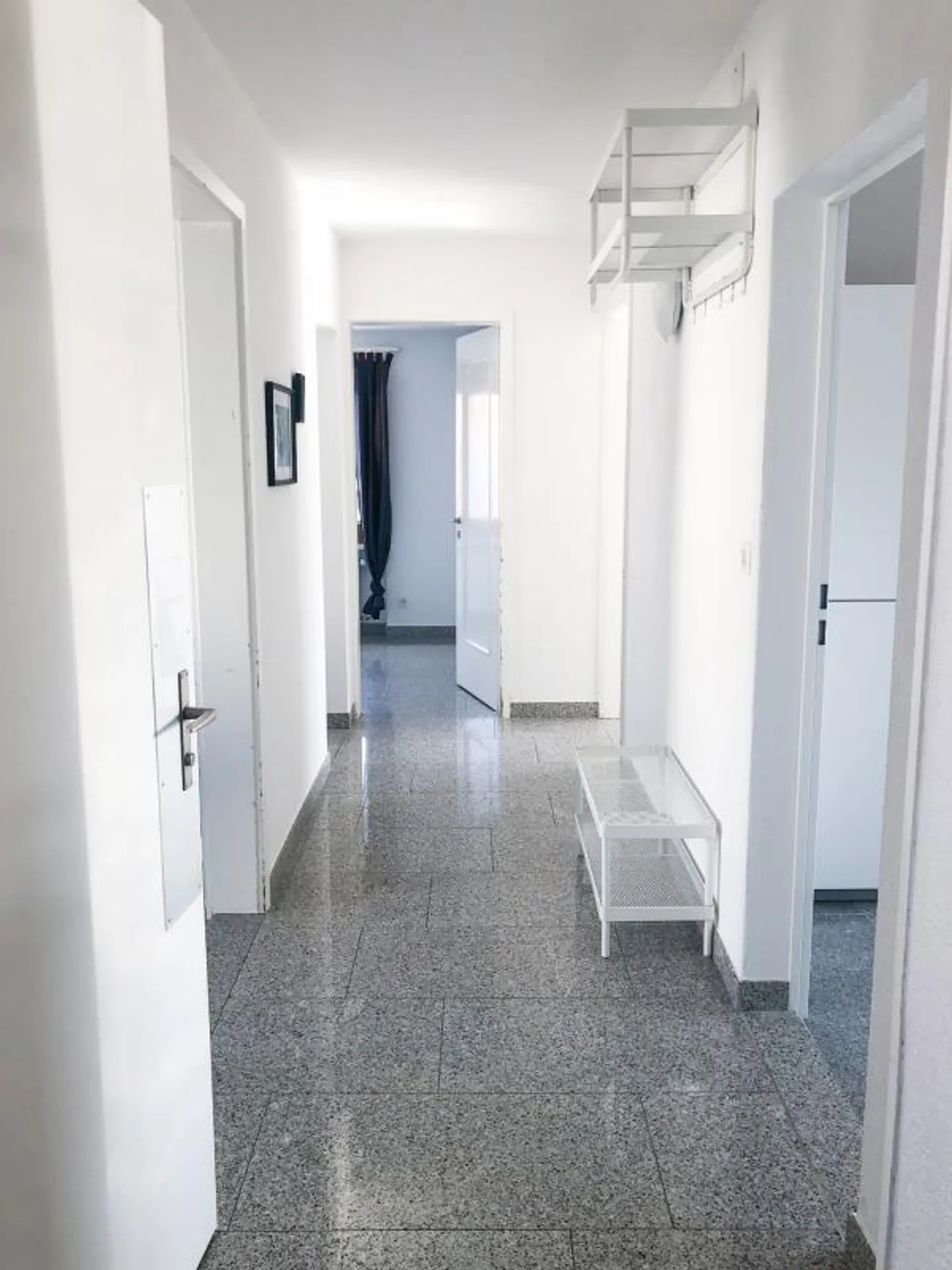 Möblierte 3 Zimmer Wohnung / Furnished 3 Room Apartment  - 2nd floor - Foto 12 von 13
