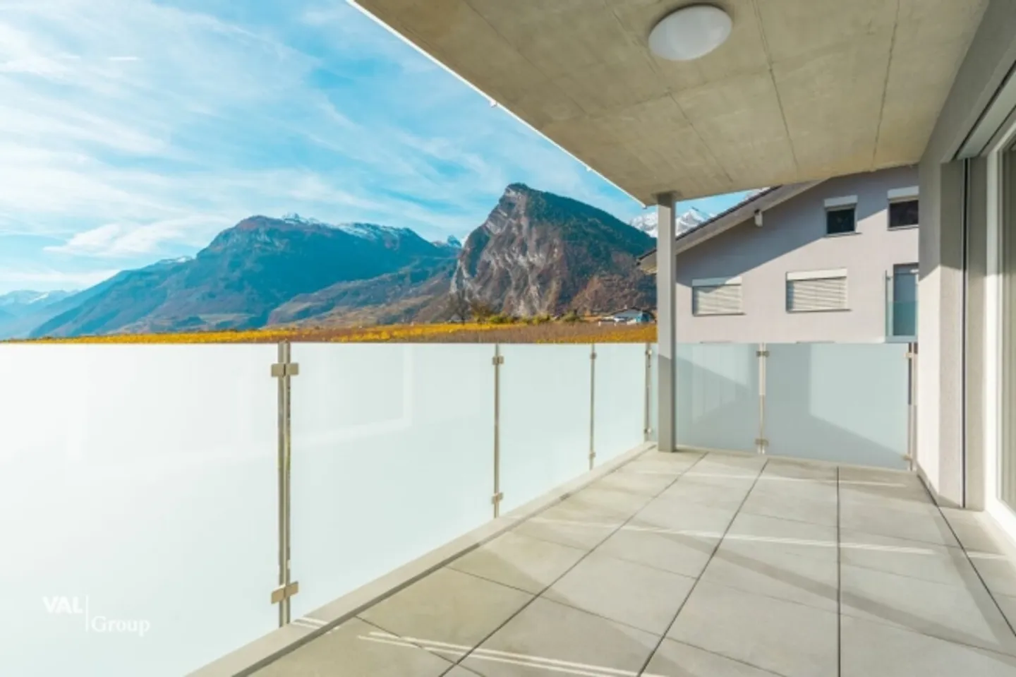 «2.5 pièces moderne et lumineux avec balcon, idéal pour un premier achat» - Photo 2 sur 9