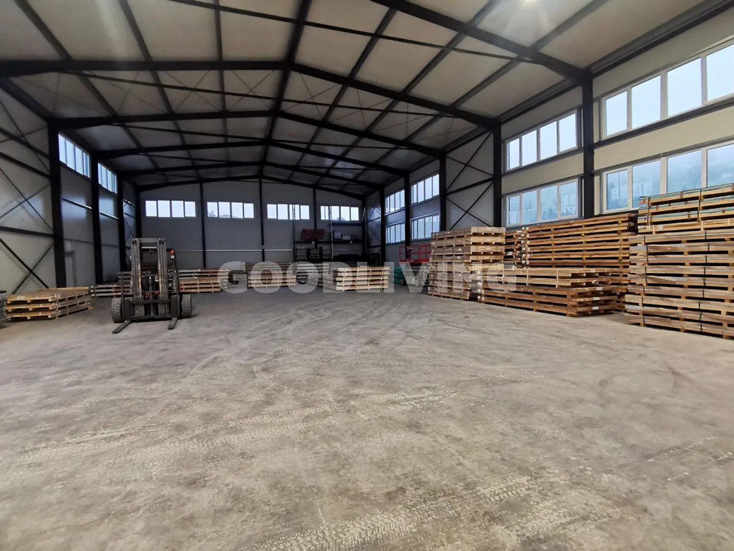 Nouvelle halle spacieuse cherche locataire ! - Photo 3 sur 4