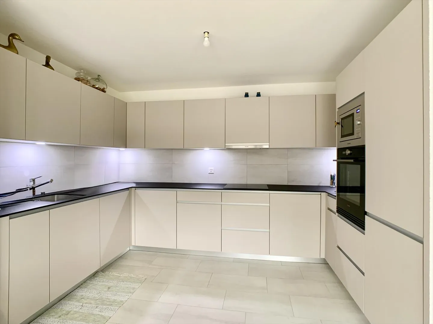 Appartamento moderno spazioso di 3,5 stanze - Foto 6 di 16