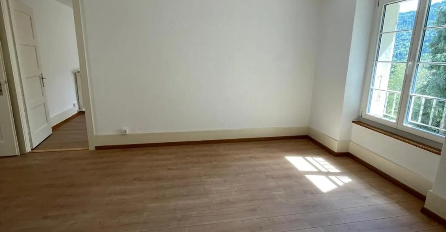 Zu vermieten: 4-Zimmer-Wohnung - Place du Marché 2, St-Imier - Foto 3 von 7
