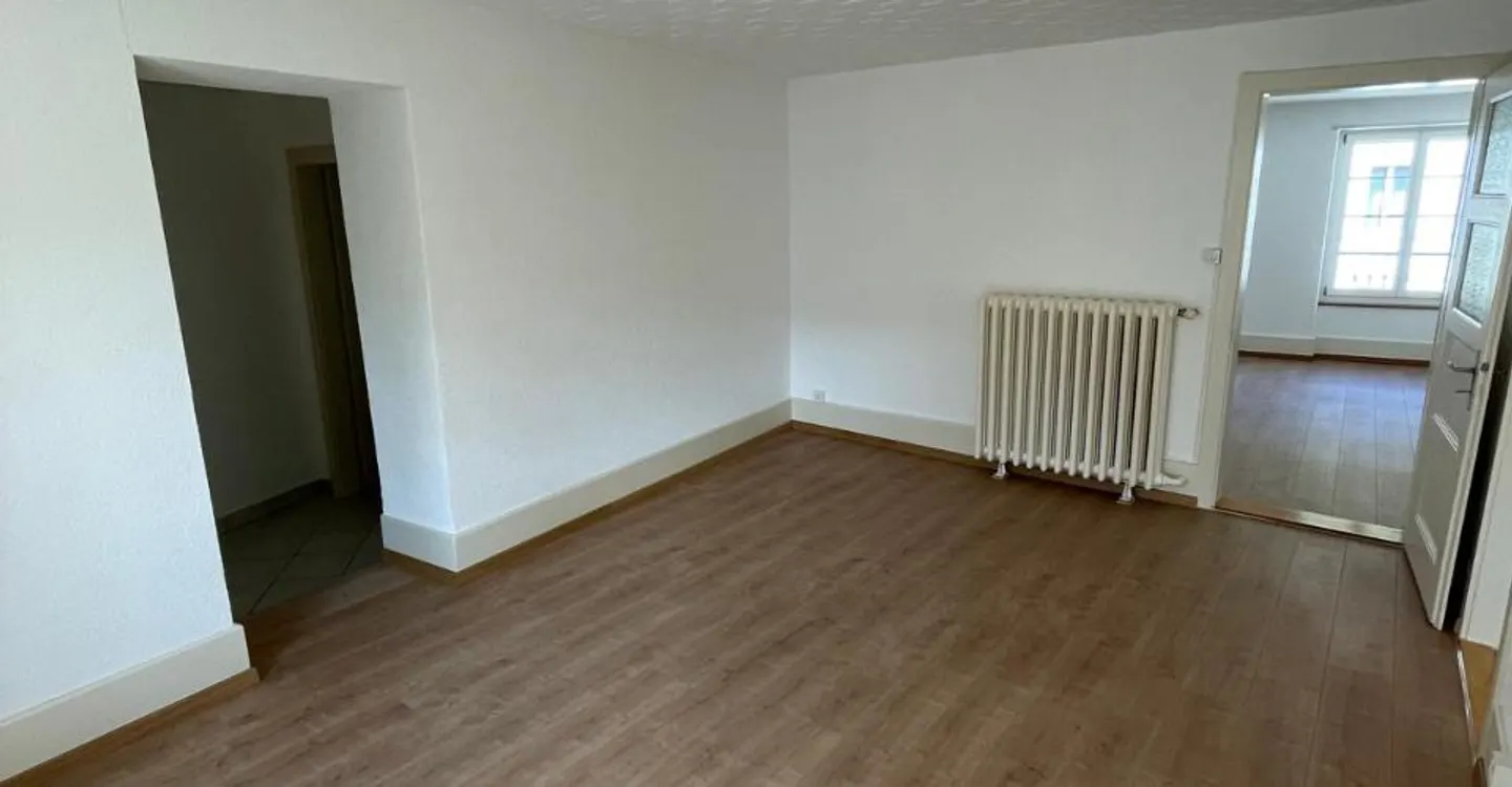 Zu vermieten: 4-Zimmer-Wohnung - Place du Marché 2, St-Imier - Foto 5 von 7
