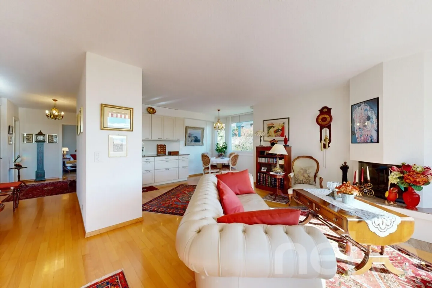 Vue lac et luminosité pour ce bel appartement familial - Photo 4 sur 12