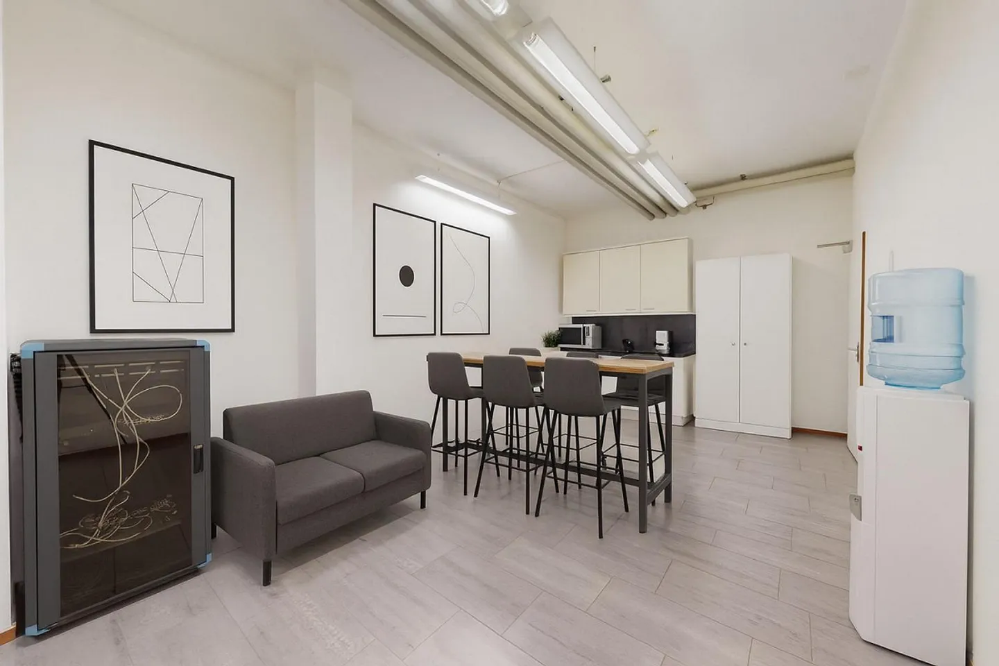 Commercial space in a preferred location in Greifensee - Photo 3 of 6