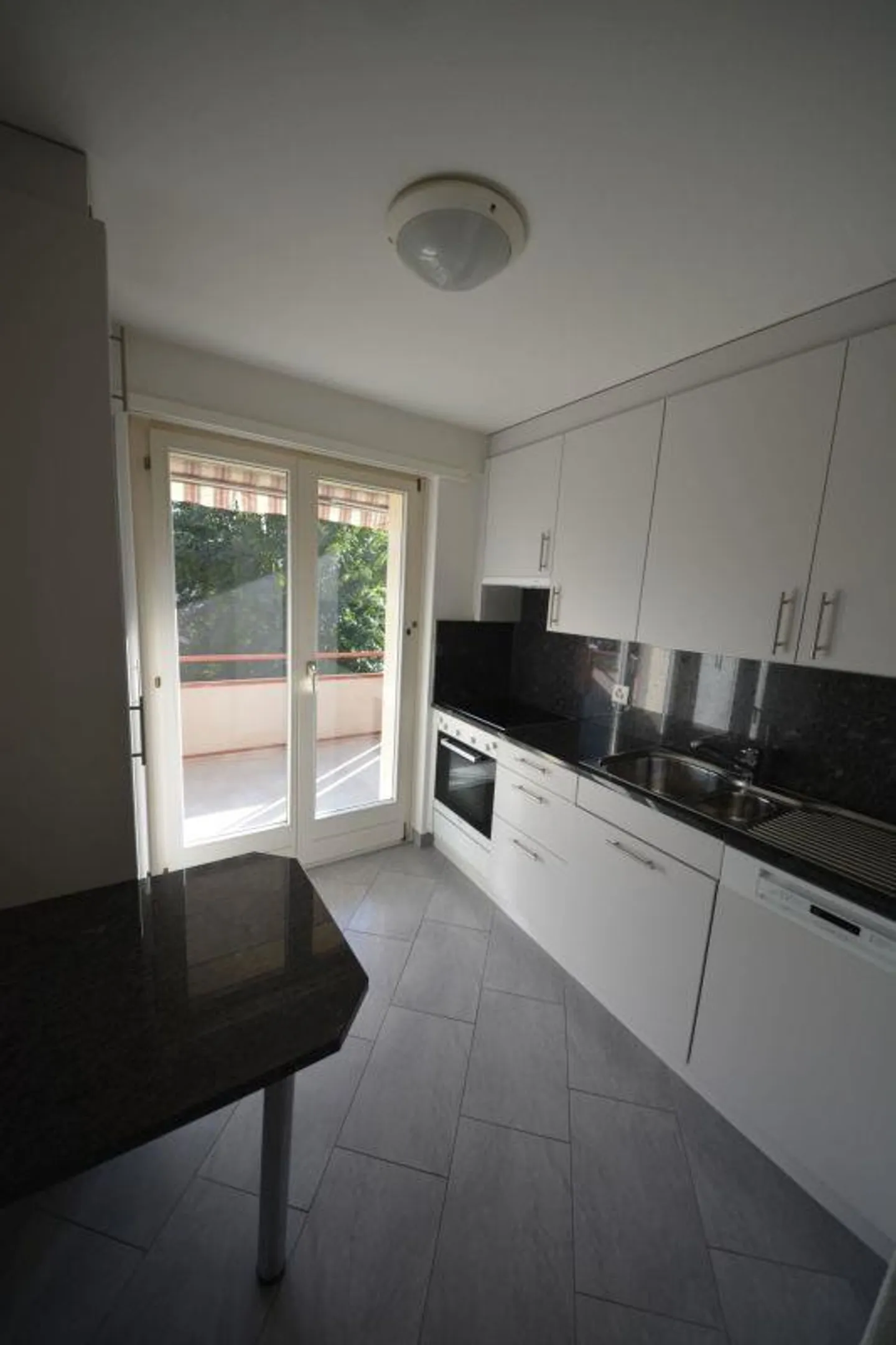 Charmante Wohnung mit Bergblick - Foto 2 von 7