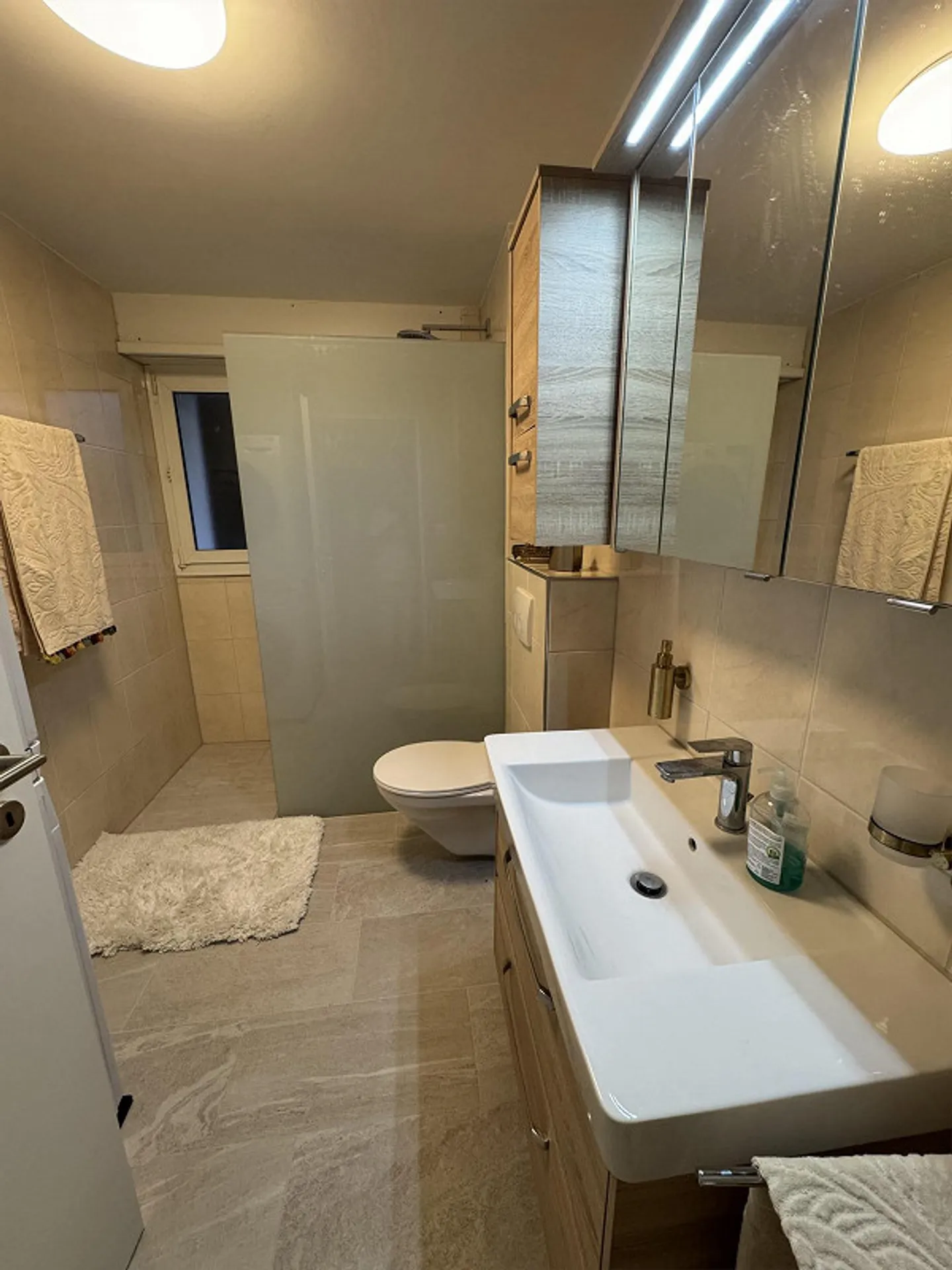 Moderno appartamento di 3,5 stanze con balcone e garage a Winkel - Foto 5 di 6