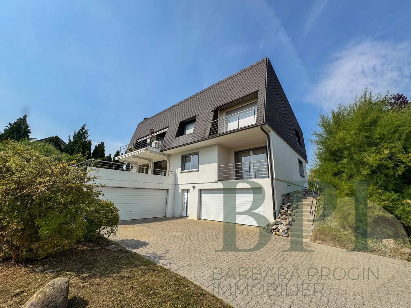 Villa di 7,5 stanze con un appartamento di 2,5 stanze - Foto 3 di 17