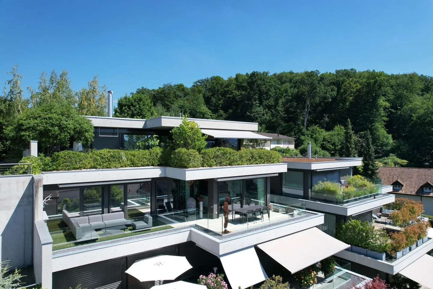 APPARTAMENTO DESIGN CON AMORE PER I DETTAGLI E VISTA PANORAMICA - Foto 1 di 15