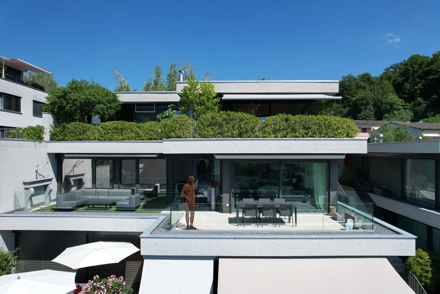 APPARTAMENTO DESIGN CON AMORE PER I DETTAGLI E VISTA PANORAMICA - Foto 4 di 15