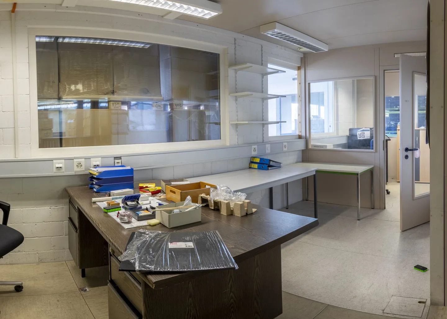 Versatile commercial hall with ramp sought near the center? - Photo 2 of 8