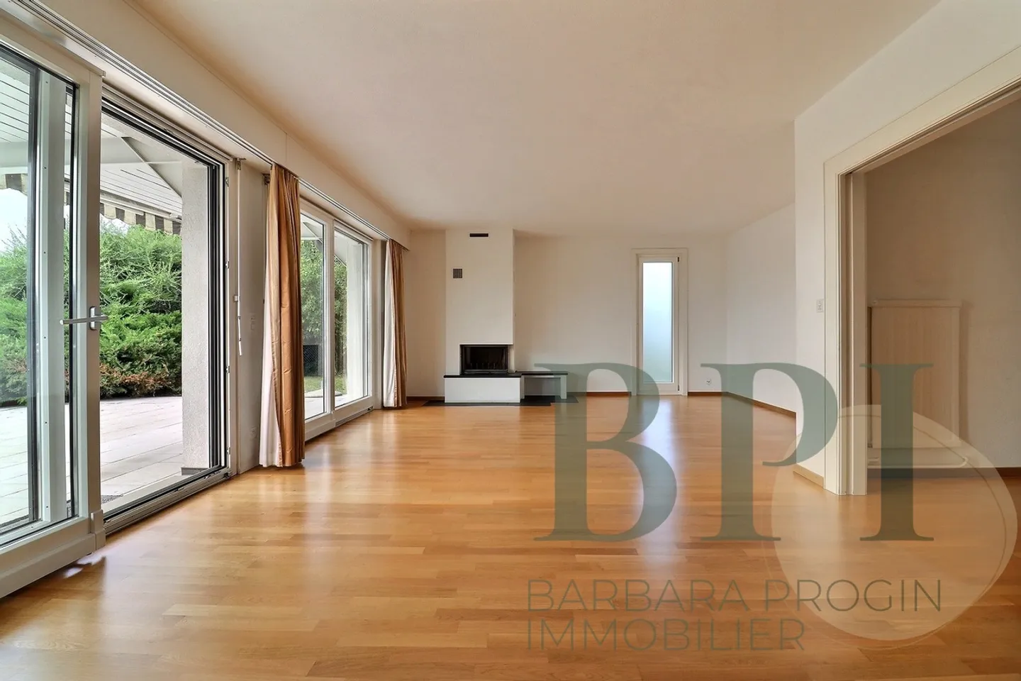 Villa di 7,5 stanze con un appartamento di 2,5 stanze - Foto 9 di 17