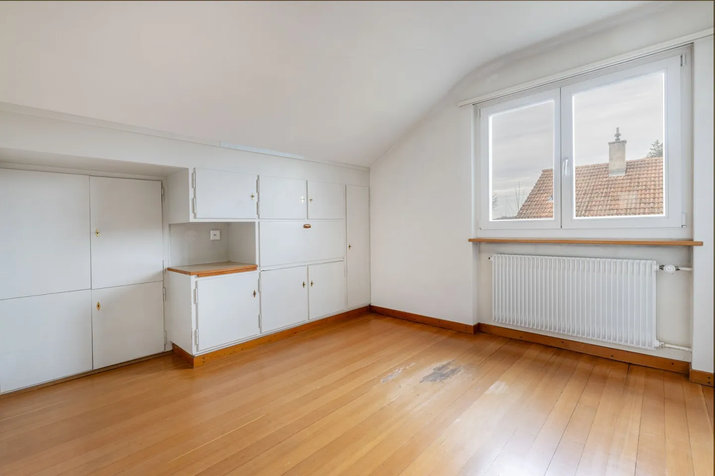 Casa unifamiliare idilliaca con giardino e fascino in un quartiere adatto alle famiglie - Foto 9 di 22