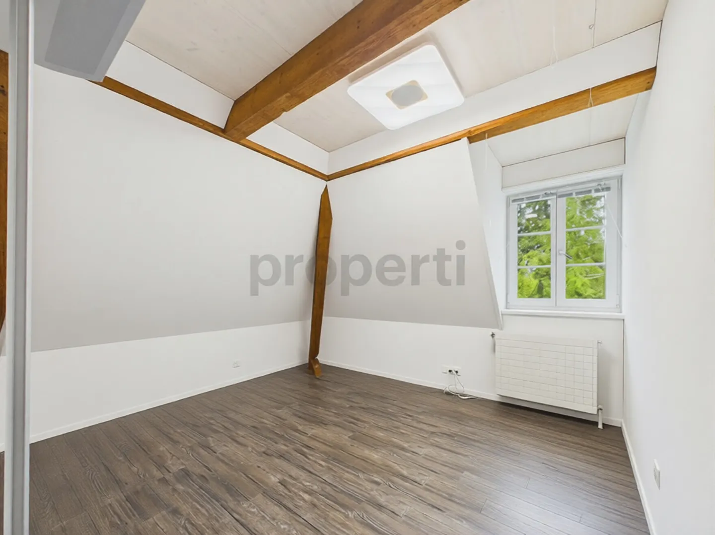 Renoviertes Einfamilienhaus mit Garten - Foto 9 von 13