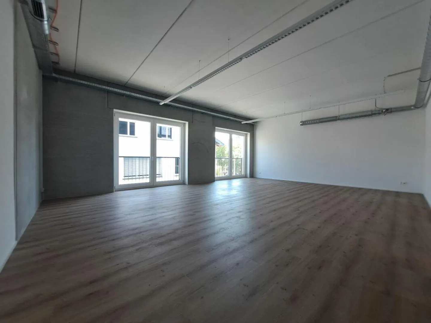 Spazio ufficio luminoso in affitto di 53m2 - Foto 2 di 3